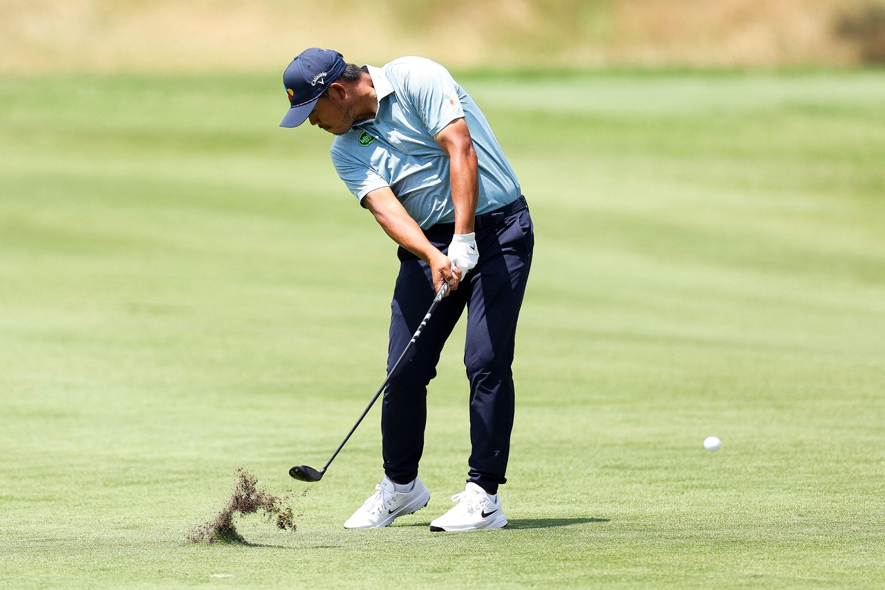Kim Si-woo in action during the final round of the CJ Cup Byron Nelson 2026, in McKinney, Texas, Sunday.   (AFP-Yonhap)