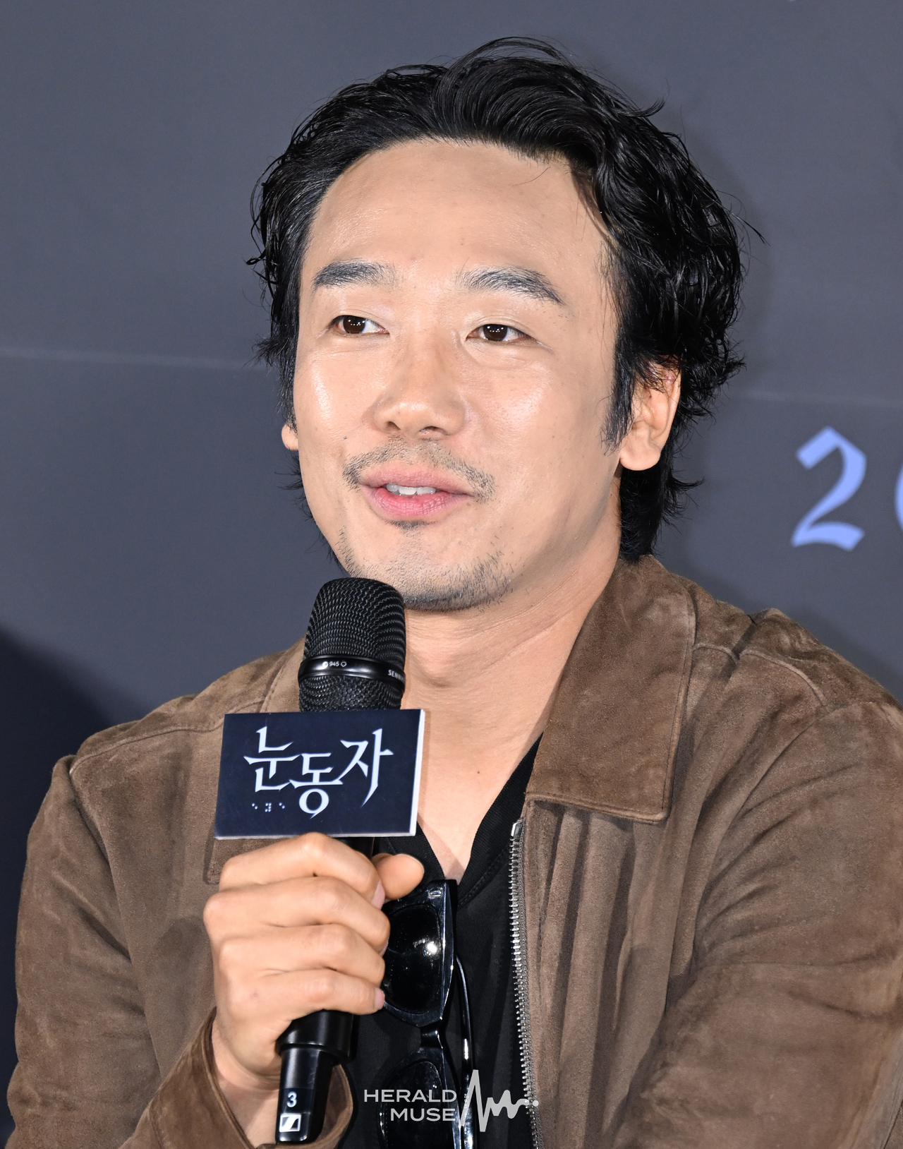 [헤럴드뮤즈=윤병찬 기자] 26일 오전 CGV 용산아이파크몰에서 영화 ‘눈동자’ 제작발표회가 열렸다. 영화 ‘눈동자’는 유전병으로 시력을 점점 잃어가고 있는 서진이 쌍둥이 동생의 죽음을 둘러싼 의혹을 파헤치다 그 실체와 마주하게 되는 서스펜스 스릴러 영화다.
한편 이날 현장에는 신민아, 김남희, 이승룡, 김영아, 염지호 감독등이 참석하였다.