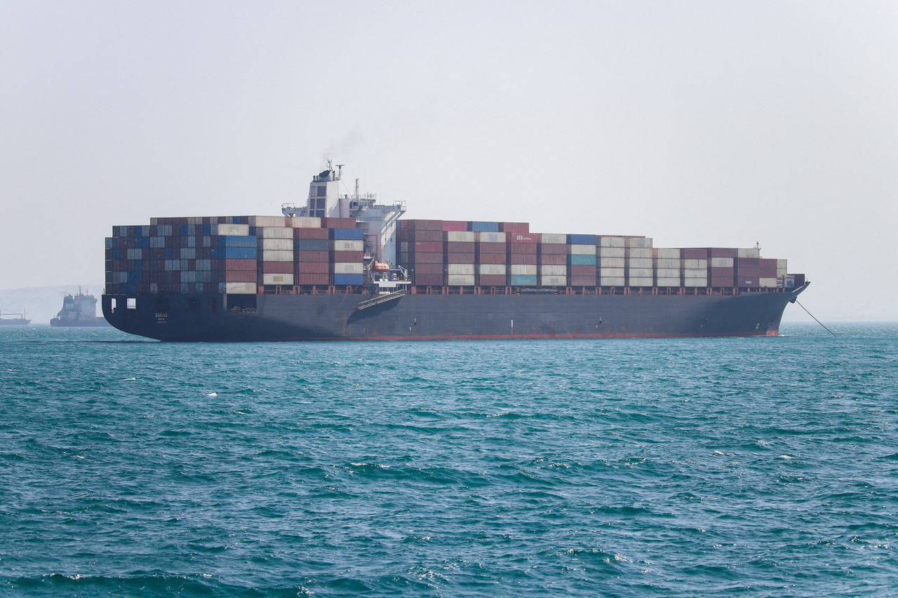 Vessels in the Strait of Hormuz near Bandar Abbas, Iran (Reuters-Yonhap)