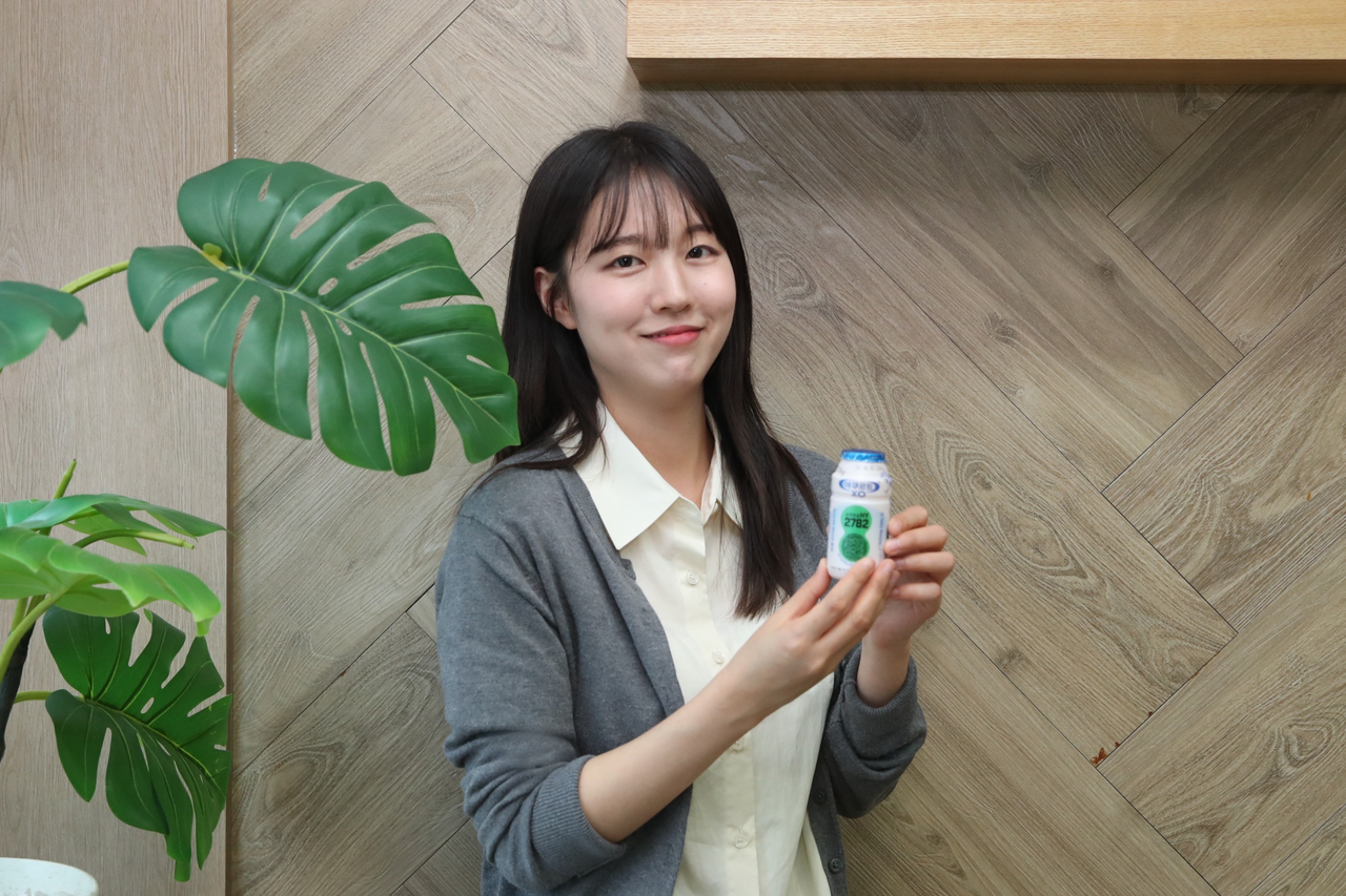 지난 20일 서울 서초구 hy빌딩에서 김지은 hy FM마케팅팀 마케터가 헤럴드경제와의 인터뷰 후 기념사진을 촬영하고 있다. [hy 제공]