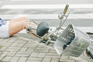 시각장애인 여성 치고 뺑소니…中 1억뷰 분노 영상, 조회수 노린 조작이었다 [차이나픽]