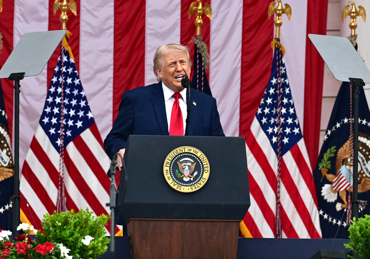 United States President Donald Trump delivers remarks in the Amphitheater after laying a wreath at the Tomb of the Unknowns at Arlington National Cemetery in Arlington, Virginia on Memorial Day, on May 25, 2026.    (UPI-Yonhap)