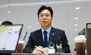“삼성 사기업이지만 반도체는 공공재”…김영훈, 정부 개입론 꺼냈다