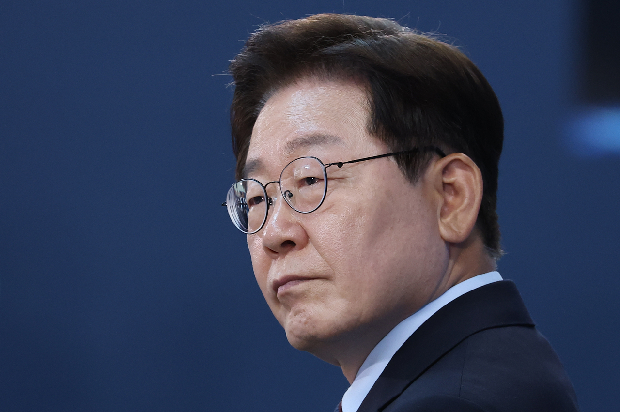 President Lee Jae Myung presides over a defense strategy committee meeting in Changwon, South Gyeongsang Province, on Tuesdasy. (Yonhap)