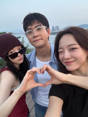 AGAIN 강달커플?...김세정·강태오, 한강 데이트 포착 “오랜만에 서방님과 갑자기”