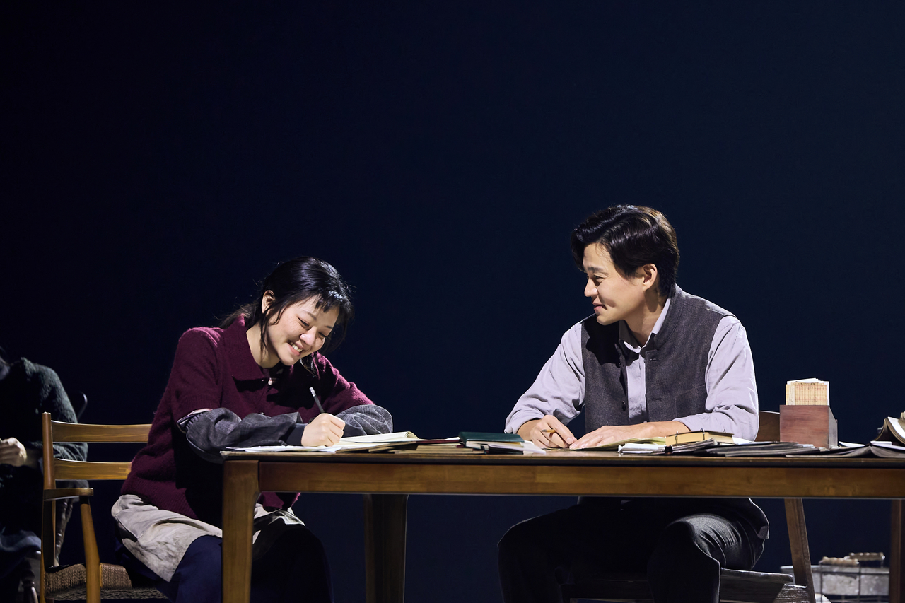 연극 ‘바냐 삼촌’의 이서진 고아성 [LG아트센터 제공]
