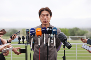 월드컵 직전 협회장 사의에…홍명보 “굉장히 당황스럽지만 했던대로 역할 다할 것”