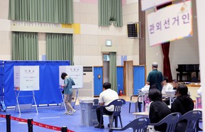 지방선거 사전투표 둘째날…오전 9시 투표율 13.35%