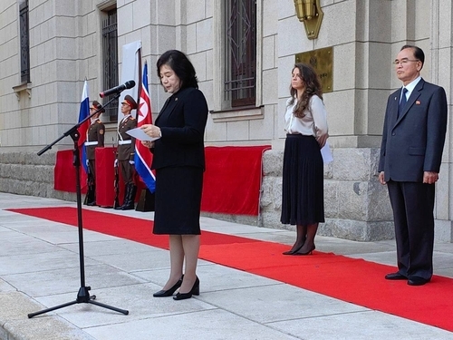 North Korean Foreign Minister Choe Son-hui speaks at a ceremony commemorating late former Russian Ambassador to North Korea Alexander Matsegora at the Russian Embassy in Pyongyang on Sunday. (Yonhap)