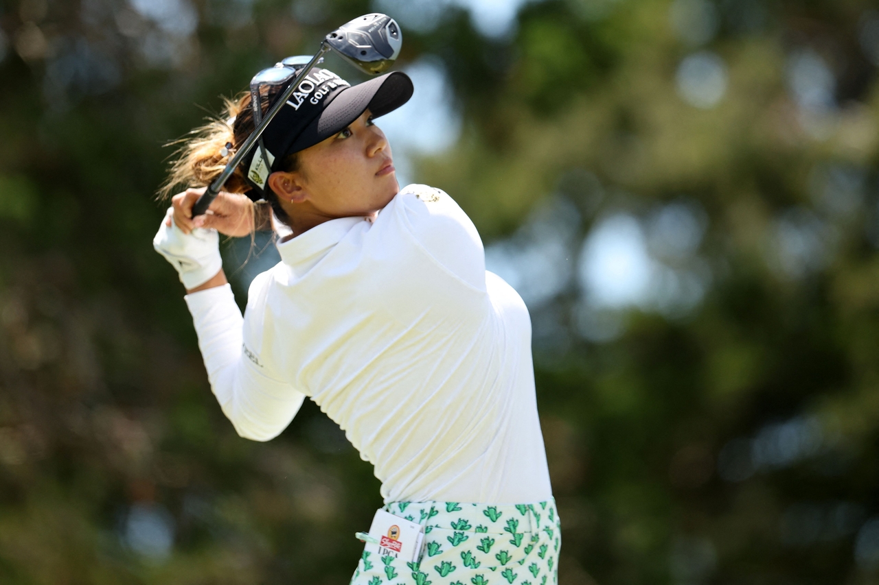 Joo Soo-bin of South Korea tees off on the eighth hole during the final round of the ShopRite LPGA at Seaview Hotel & Golf Club's Bay Course in Galloway, New Jersey, Sunday.   (Yonhap)