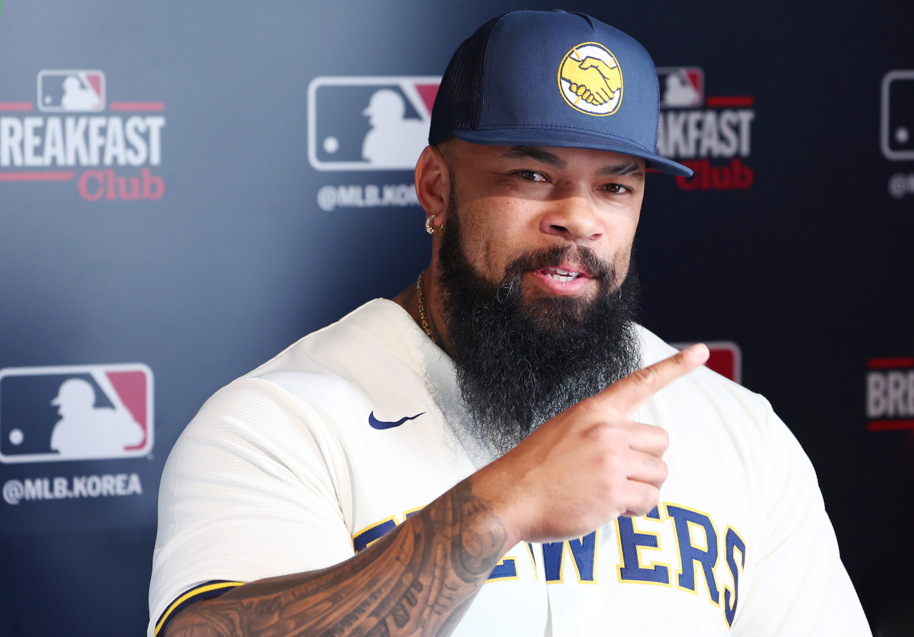 American baseball player Eric Thames speaks at the launch ceremony for MLB Breakfast Club in Seoul, Monday. (Yonhap)