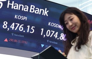 “‘9000피’ 코앞 코스피, ‘버블 붕괴’ 전조”?…반도체 빼면 4100선 불과