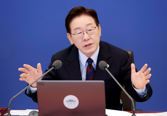 President Lee Jae Myung speaks during a Cabinet meeting and emergency economic review session at Cheong Wa Dae in Seoul on May 26. (Pool Photo via Yonhap)