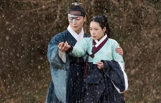 "My Royal Nemesis," starring Heo Nam-jun (left) and Lim Ji-yeon (SBS)