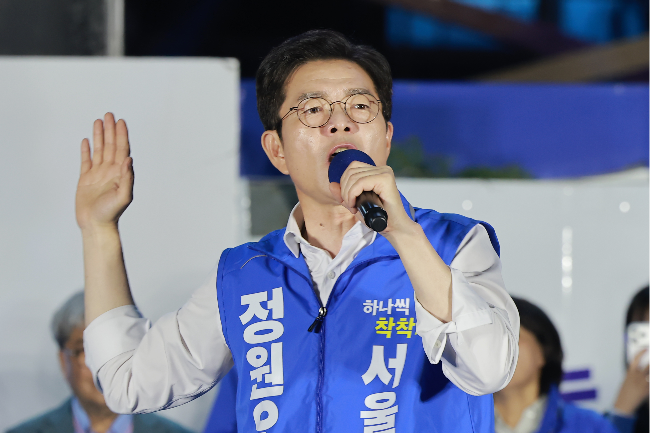 Chong Won-o, the Democratic Party of Korea candidate in the Seoul mayor election, speaks during his campaign in Seoul on Tuesday. (Yonhap)