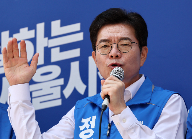 The Democratic Party's Seoul mayor candidate Chong Won-o (Yonhap)