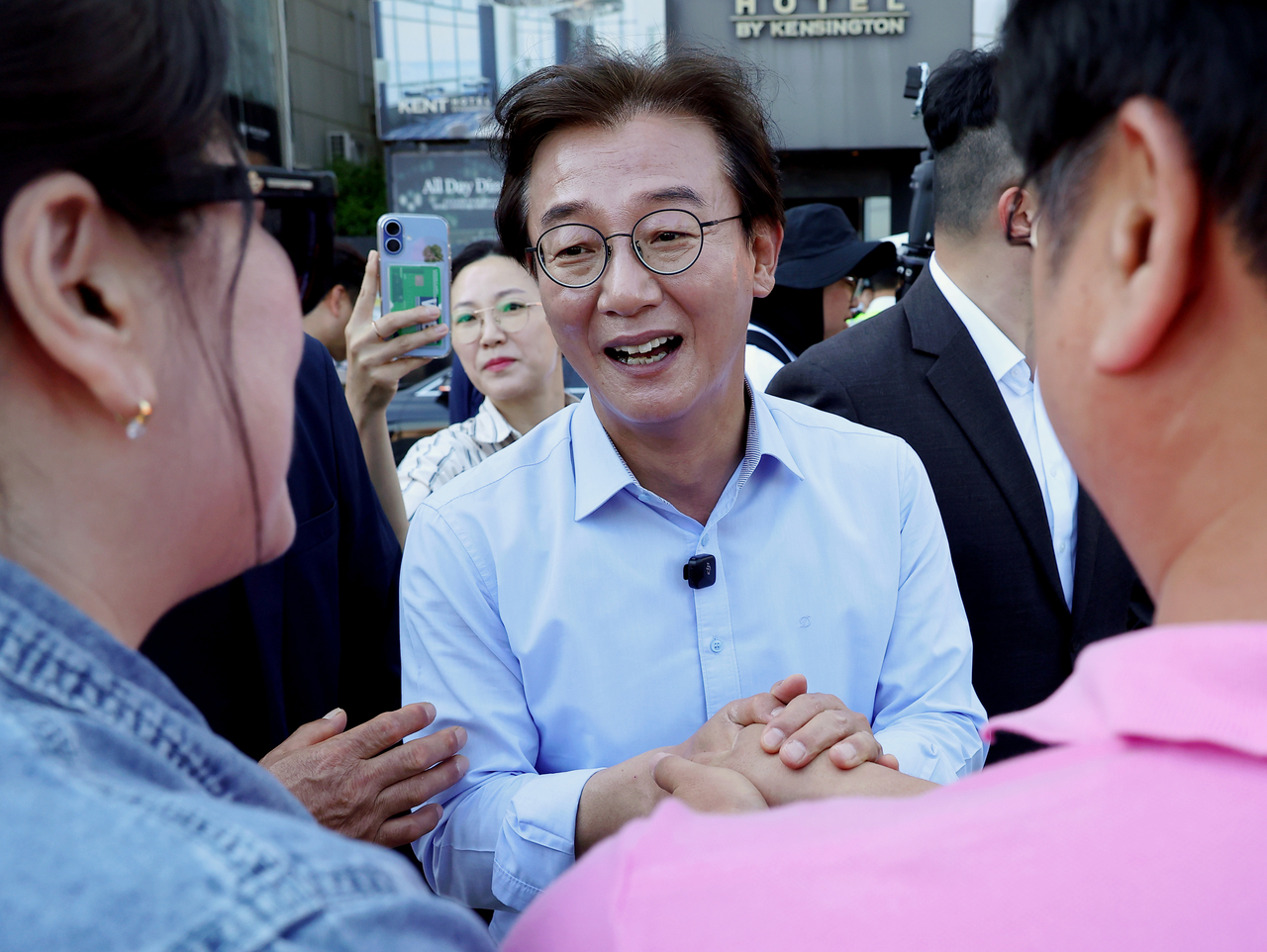 Democratic Party's Busan mayoral election candidate Chun Jae-soo (Yonhap)