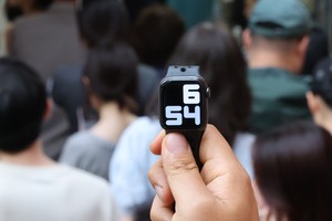 Ballot shortage delays poll closing in parts of Seoul