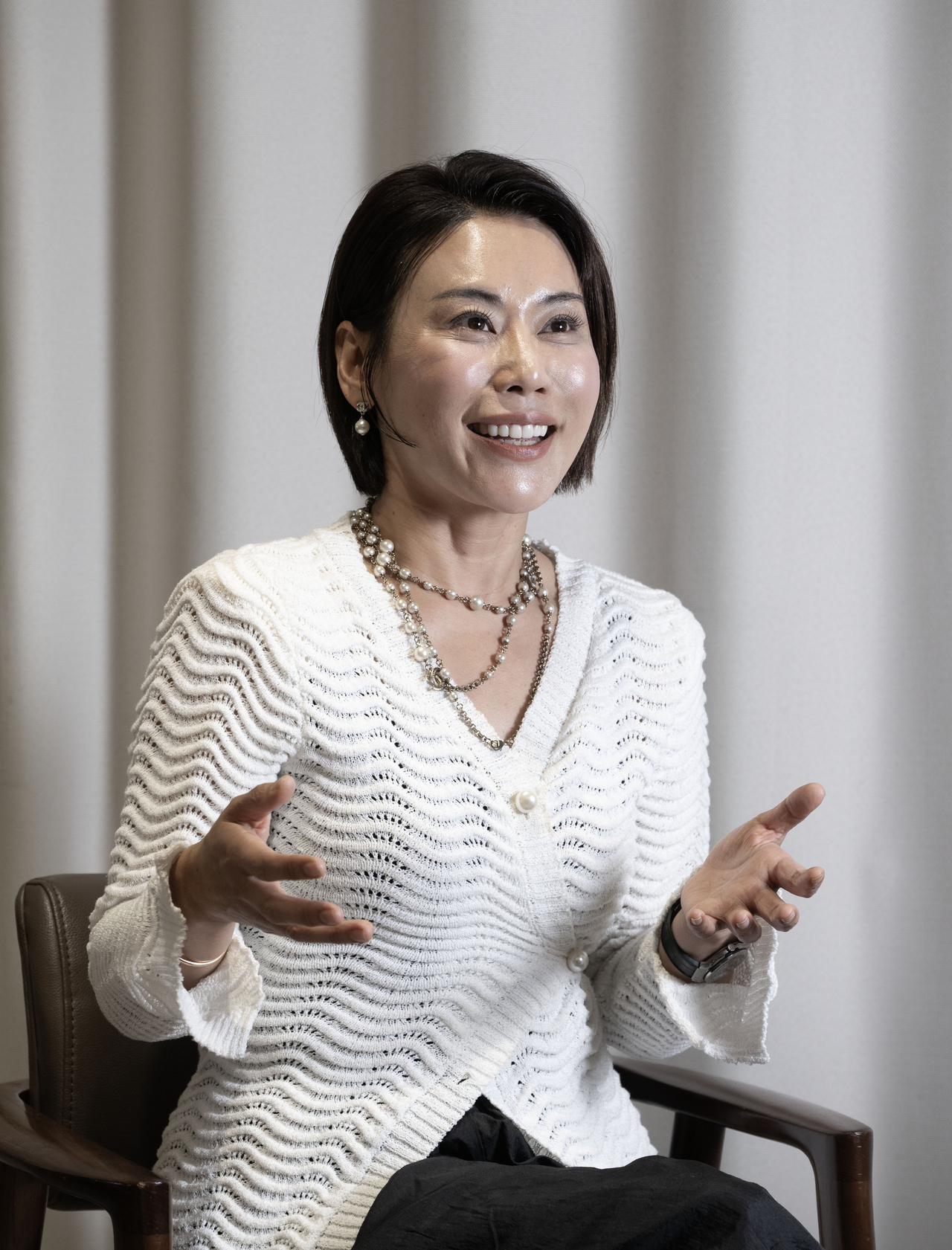 Jeong Ok, Juno Hair sales support director, talks to The Korea Herald on the latest K-hairstyling trends in Gwanak-gu, Seoul, on May 20. (Im Se-jun/The Korea Herald)