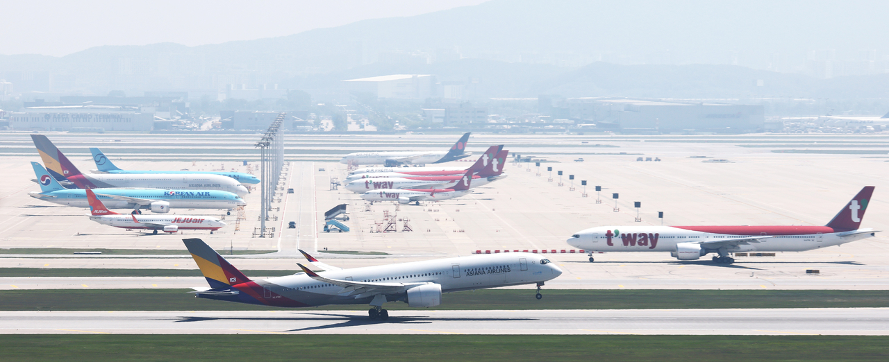 Aircraft on the apron at Incheon International Airport (Yonhap)