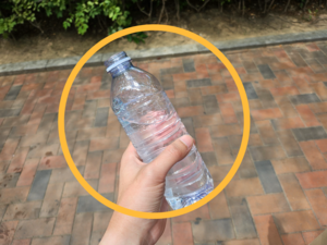 “물을 왜 돈 주고 사 먹어” 30년 전까지 불법이었던 ‘생수’…알고 보니, 골칫덩어리 [지구, 뭐래?]