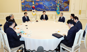 Top constitutional leaders agree on sweeping changes to election management
