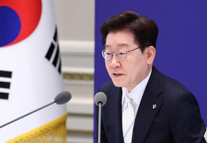 Lee vows to make South Korea ‘irreplaceable’ in second year