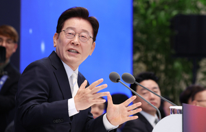 Kospi rally eases pension depletion concerns: Lee