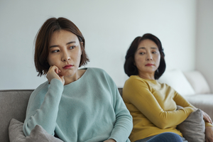 아기방 홈캠, 6개월간 몰래 본 시모…“부부싸움에 스킨십도 했는데, 이혼 고민”