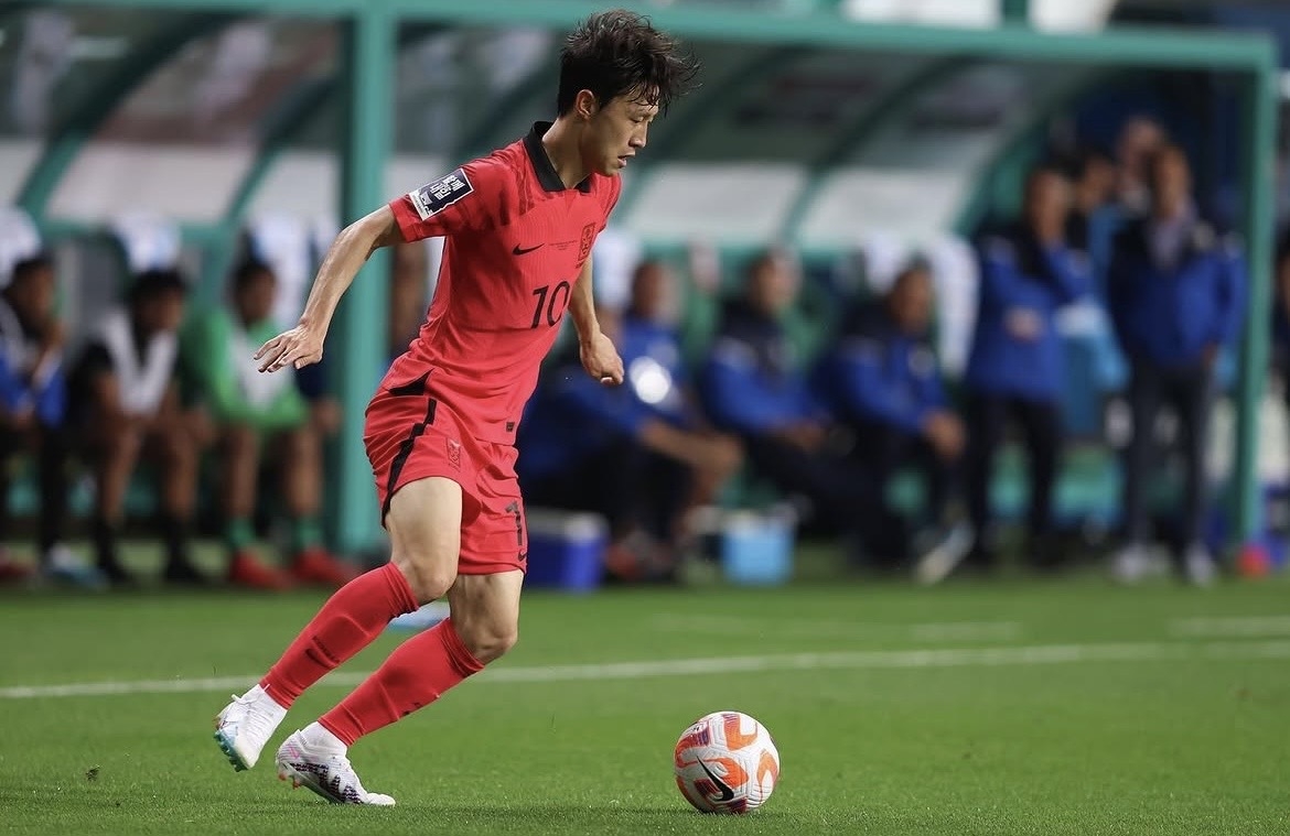 Lee Jae-sung in his No. 10 jersey (Lee's Instagram)