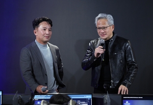 PC cafe visit spotlights NC's 25-year alliance with Nvidia