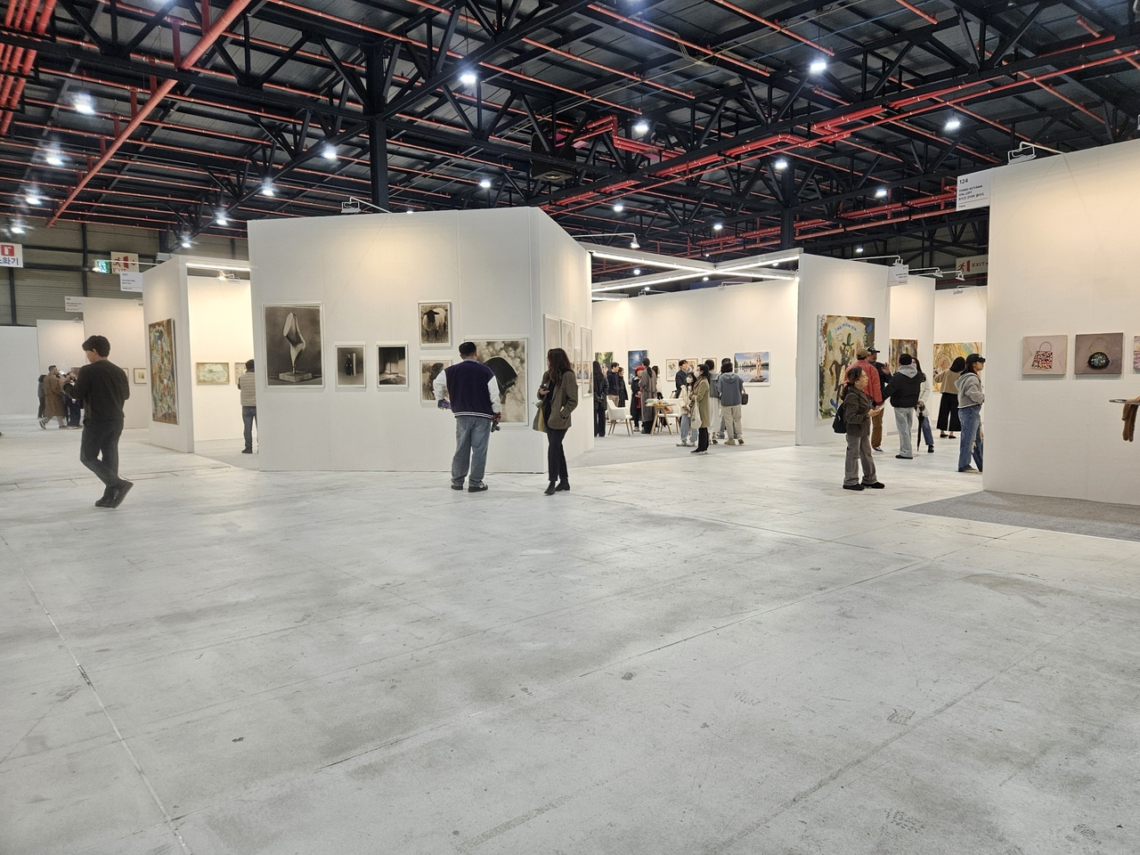 A view of Art OnO at Setec in Seoul on April 13, 2025 (Park Yuna/The Korea Herald)