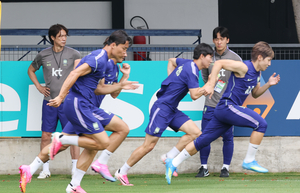 S. Korea train behind closed doors in prep for World Cup opener