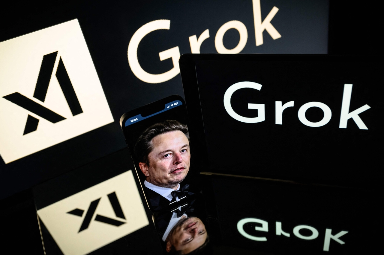 미국 인공지능 전문 기업 xAI가 개발한 생성형 인공지능 챗봇 ‘그록(Grok)’의 로고가 표시된 화면. [AFP]