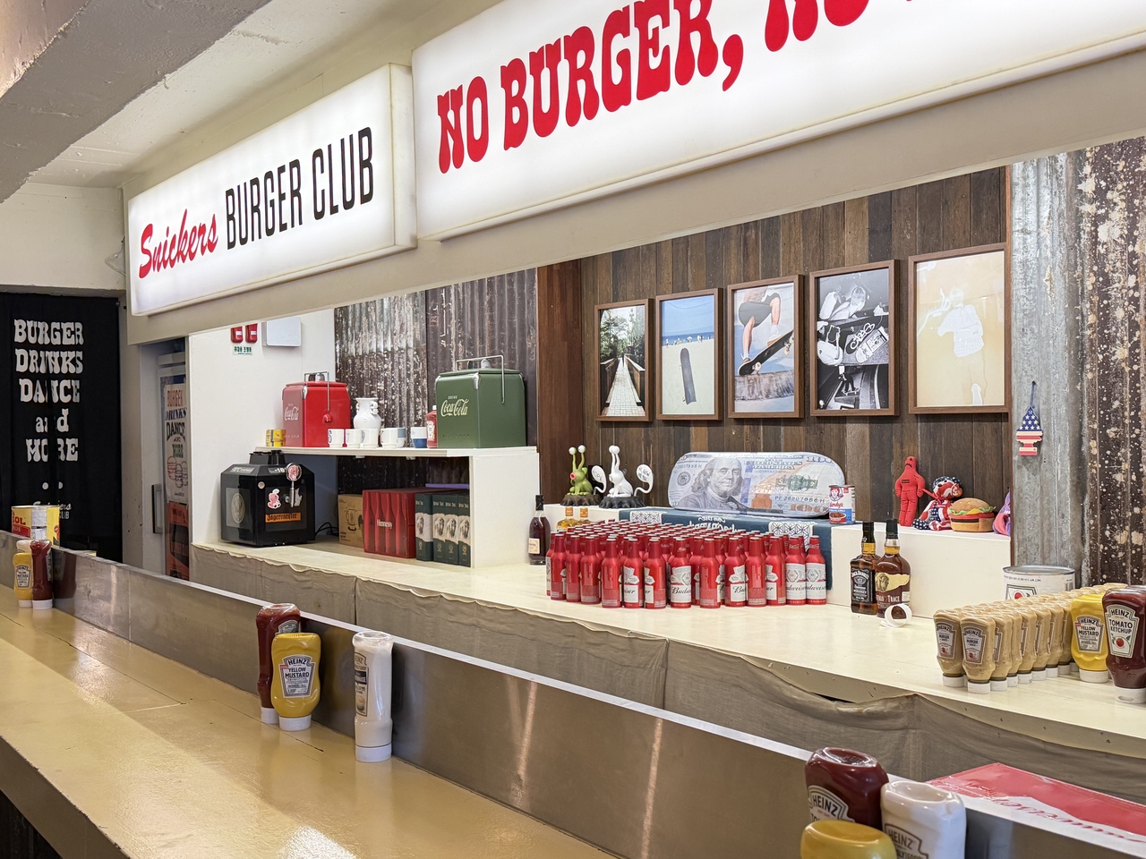 Snickers Burger Club (Hong Yoo/The Korea Herald)