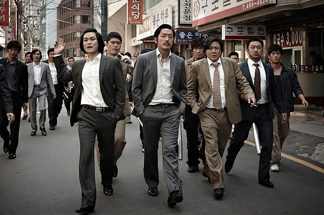 A scene from "Nameless Gangster: Rules of the Time" (2012), filmed on the streets of Jungang-dong, Busan (Showbox)