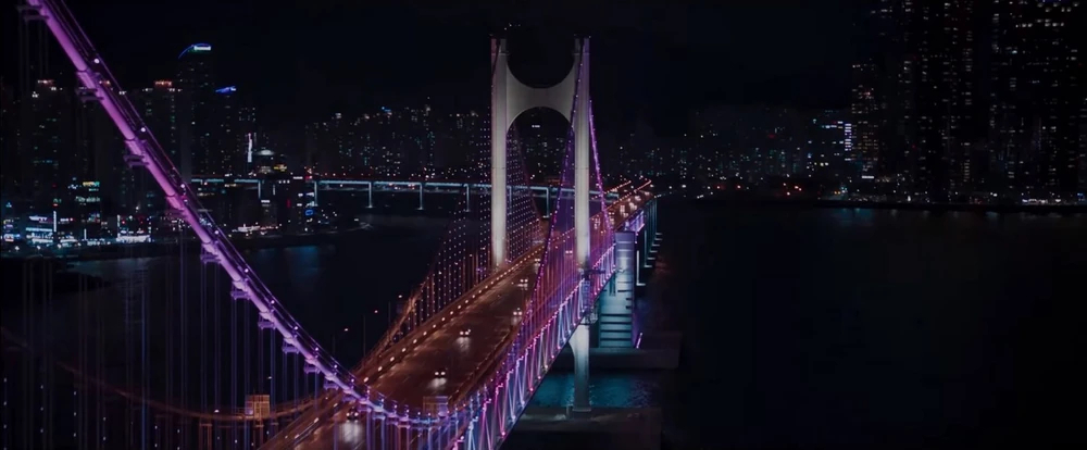 A panoramic view of Gwangan Bridge from "Black Panther" (Marvel Studios/Walt Disney Studios Motion Pictures)