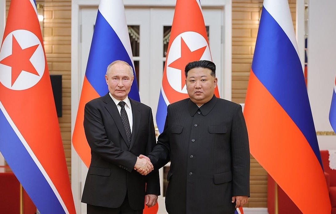 North Korean leader Kim Jong-un (right) and Russian President Vladimir Putin pose for a photo during their talks at Kumsusan State Guest House in Pyongyang on June 19, 2024, in this file photo provided by the North's official Korean Central News Agency the following day. (KCNA-Yonhap)