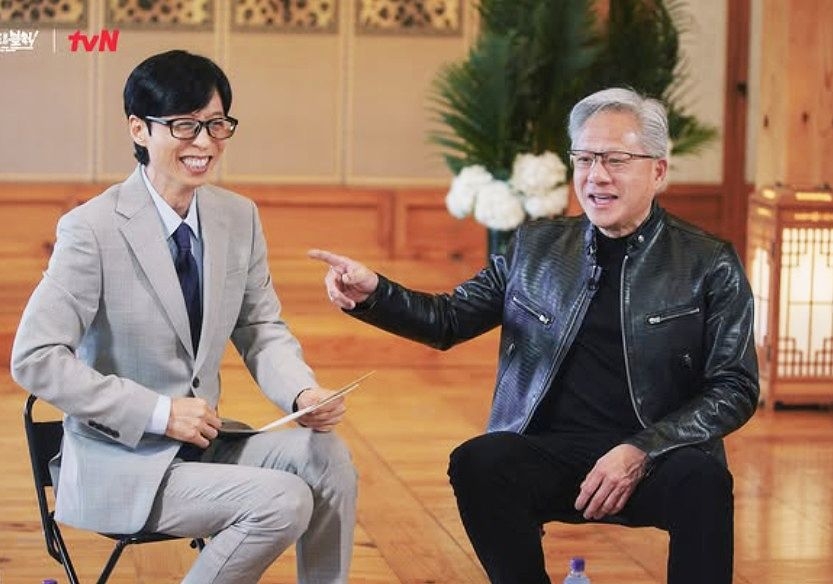 Nvidia CEO Jensen Huang (right) appears on tvN's "You Quiz on the Block," in an episode that aired Wednesday. (You Quiz's Instagram)