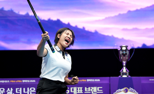 ‘캄보디아 특급’ 피아비, 김가영 꺾고 LPBA 10승
