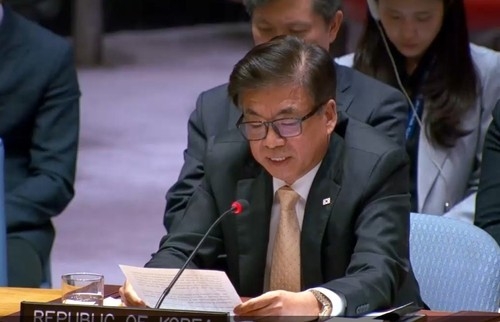 South Korea's Ambassador to the UN Cha Ji-hoon speaks during a UN Security Council meeting at UN headquarters in New York on April 30, 2026, in this photo captured from UN Web TV. (PHOTO NOT FOR SALE) (Yonhap)