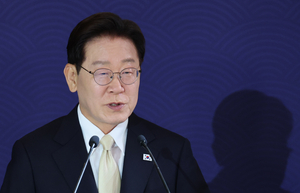 李 대통령, 기자 선행매매에 경고 “주가조작은 패가망신의 길”