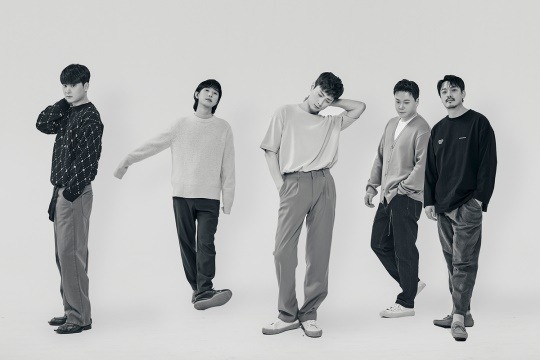 버즈/사진=롱플레이뮤직