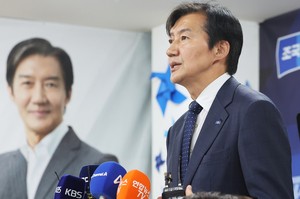 낙선해도 조국…범여권 선호 장래 지도자 선두 [數싸움]