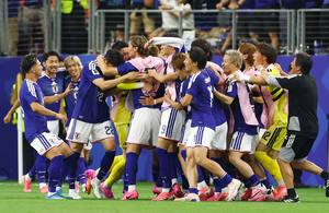 Daichi Kamada's late goal gives Japan a 2-2 draw with the Netherlands in World Cup opener for both