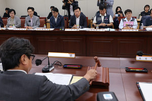 Labor groups demand minimum wage of 12,000 won in 16.3% increase