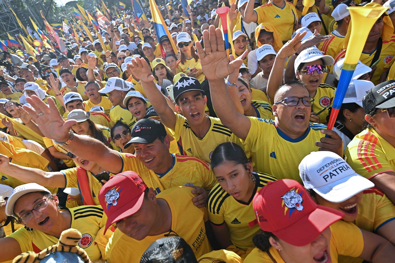 Supporters of Colombia's presidential candidate Abelardo de la Espriella attend his closing campaign rally in Buga, Valle del Cauca department, Colombia, Sunday. (AFP-Yonhap)