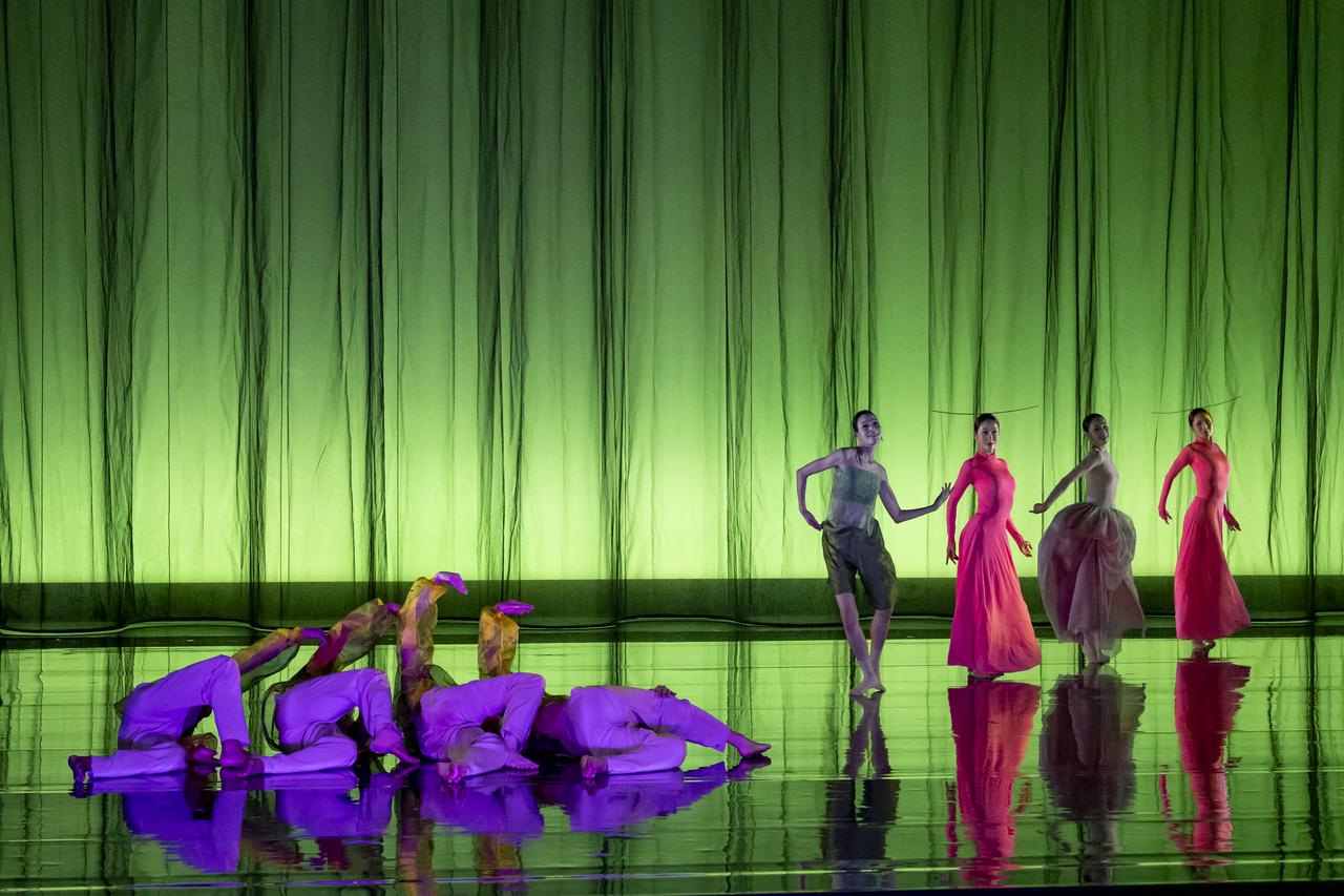 "Mongyudowonmoo" (National Dance Company of Korea)
