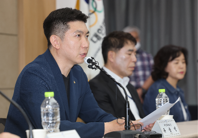 Yoo Seung-min, president of the Korean Sport & Olympic Committee, speaks during a press conference on Monday. (Yonhap)