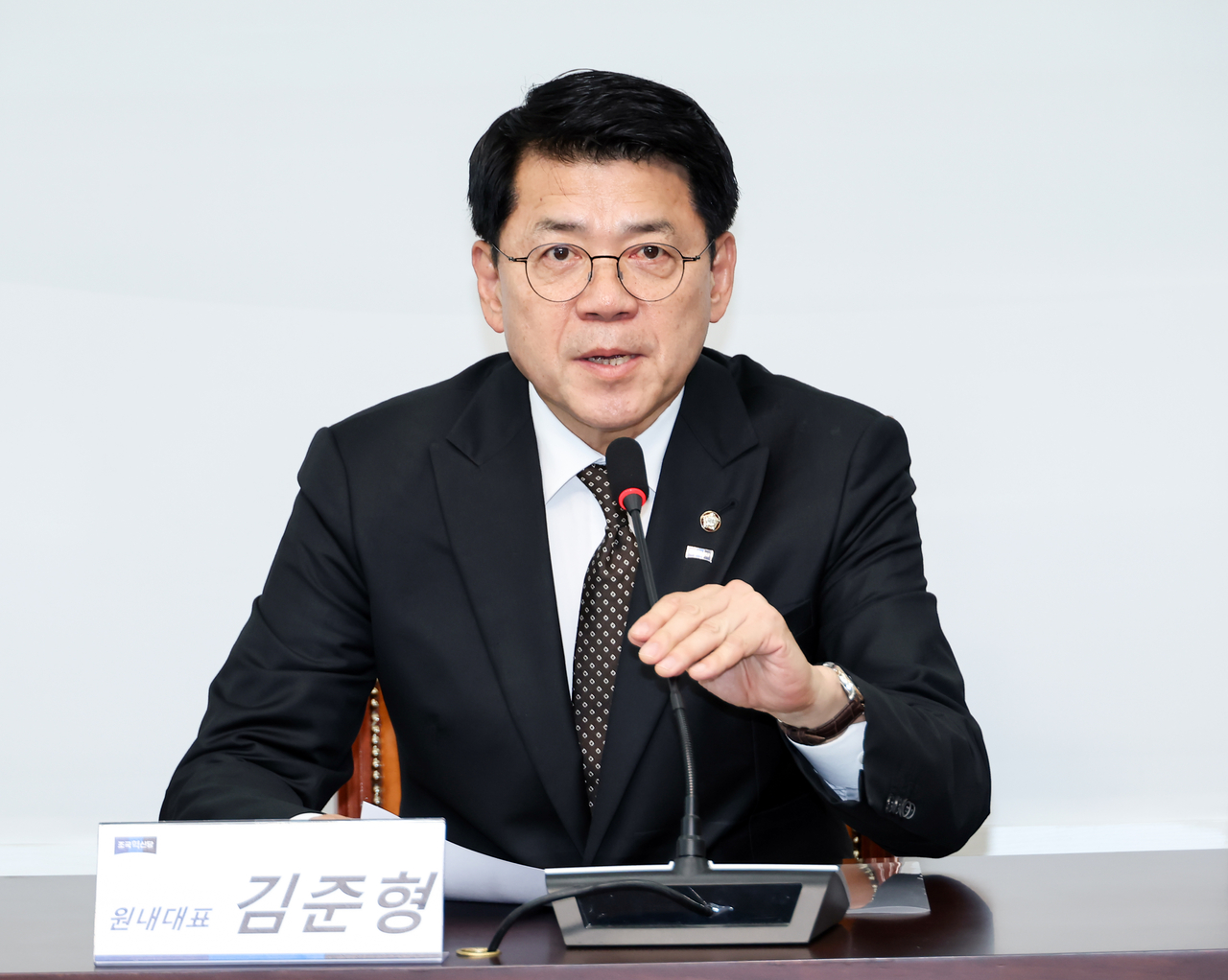Rep. Kim Joon-hyung, newly elected floor leader of the minor Rebuilding Korea Party, attends a meeting of its lawmakers at the National Assembly in Seoul on Tuesday. (Yonhap)